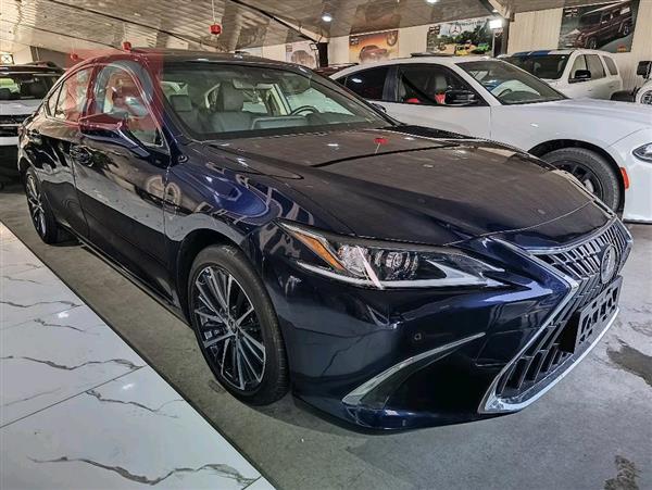 Lexus for sale in Iraq